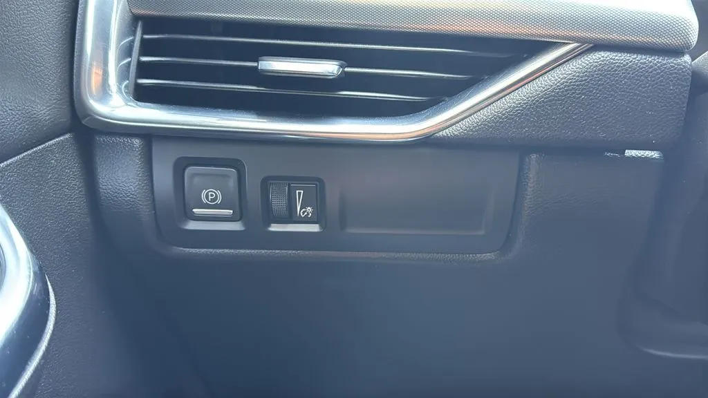 Cadillac XT4 photo 17