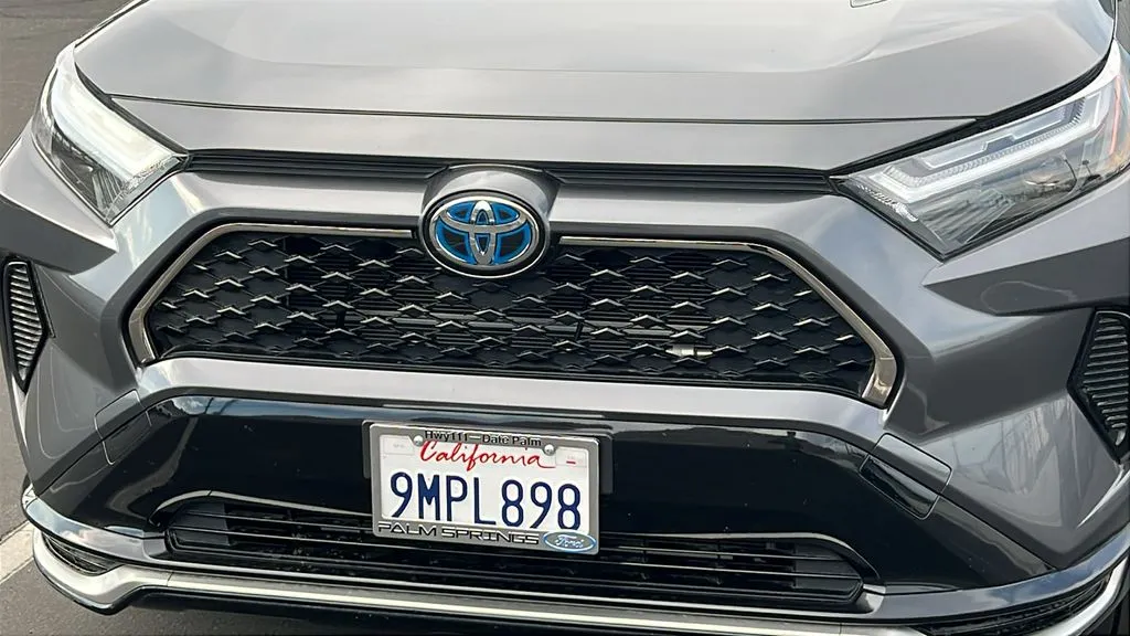 Toyota RAV4 photo 3