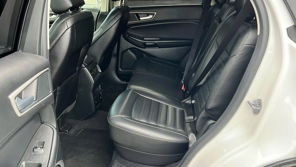 Ford Edge photo 11