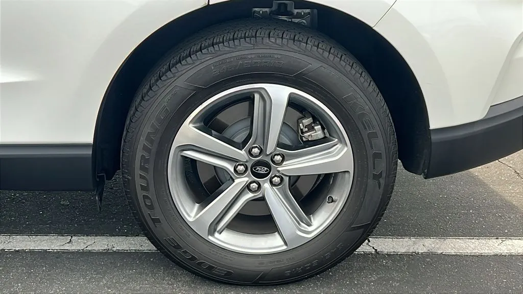 Ford Edge photo 7