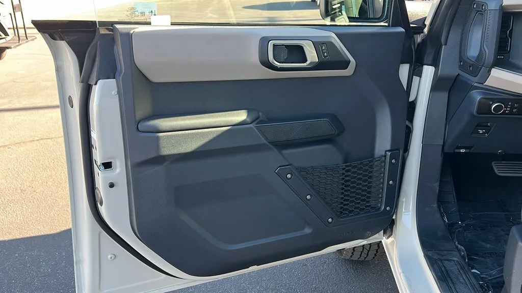 Ford Bronco photo 15