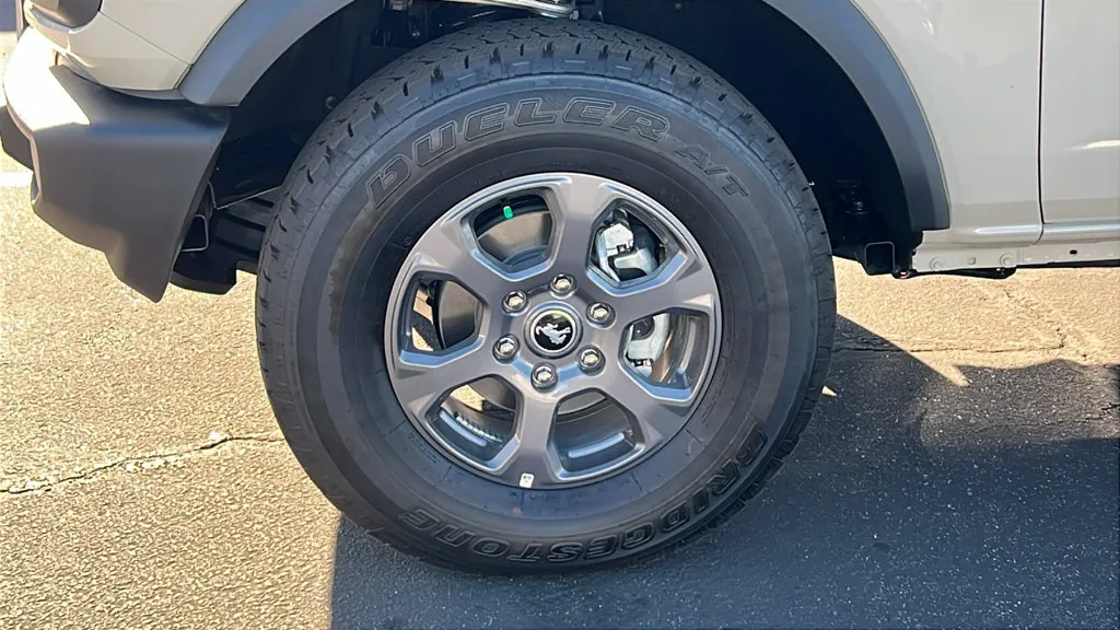 Ford Bronco photo 7