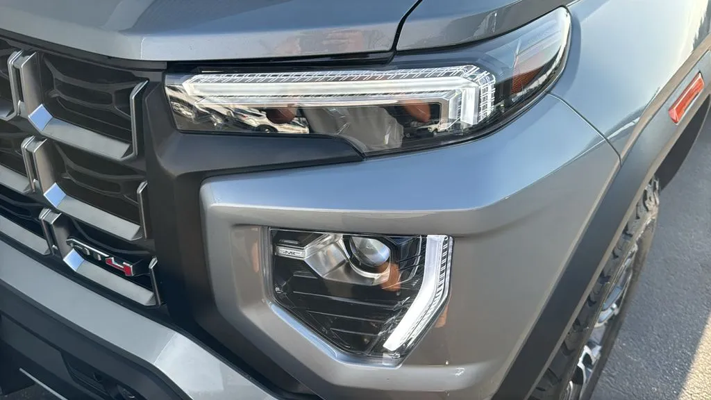GMC Canyon photo 6