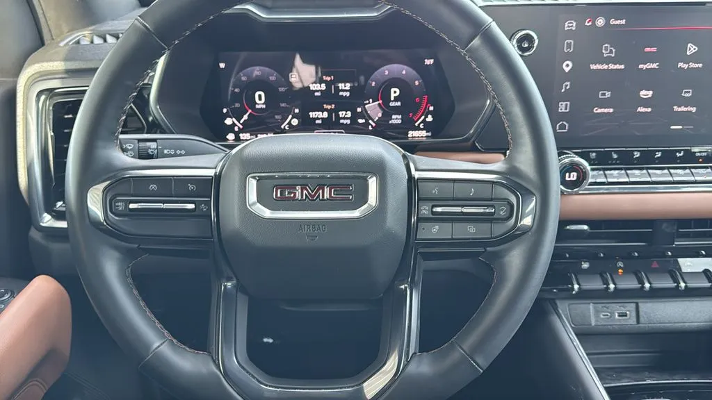 GMC Canyon photo 11