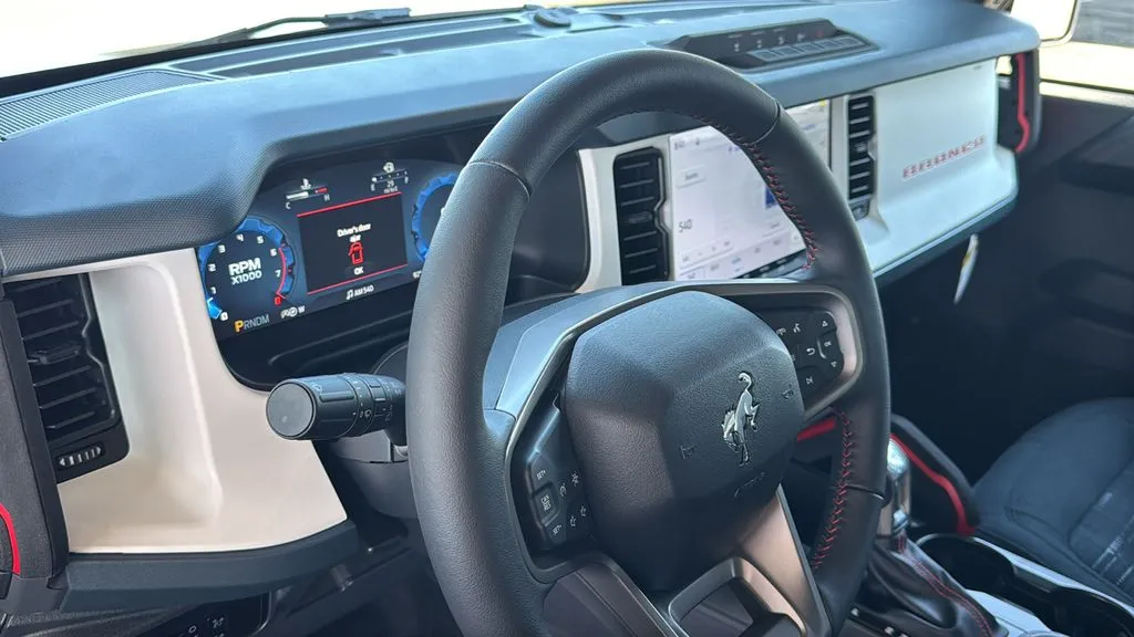 Ford Bronco photo 13