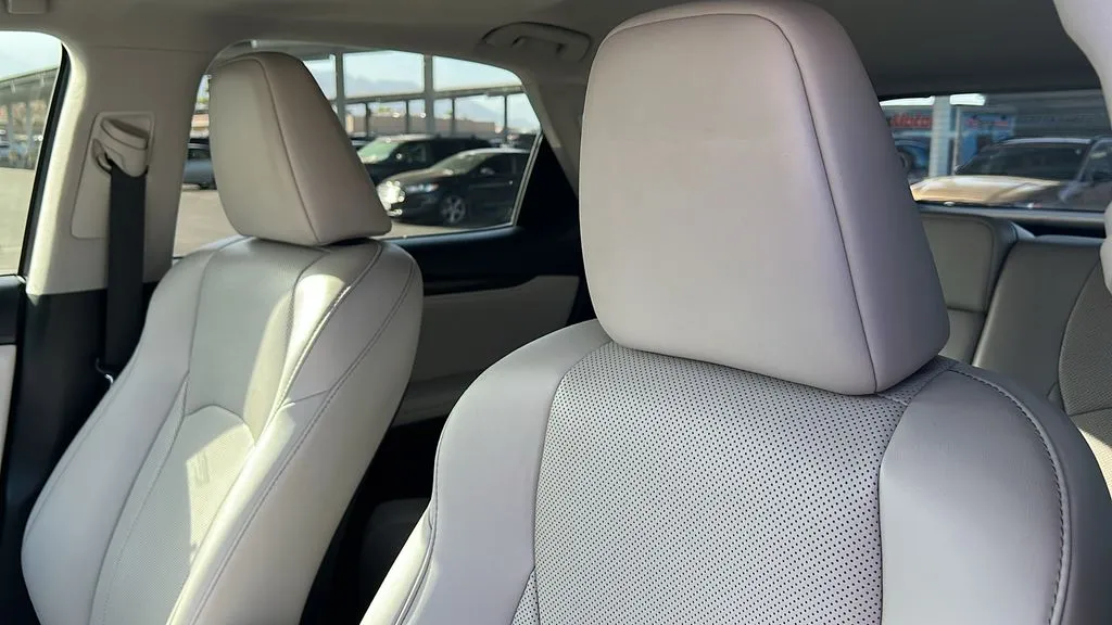 Lexus RX photo 14