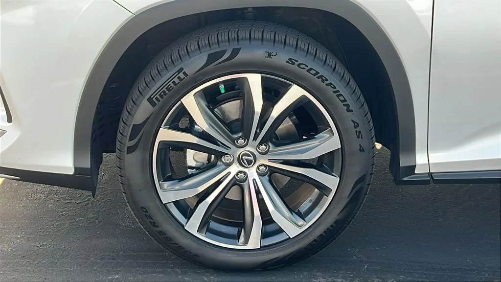Lexus RX photo 8