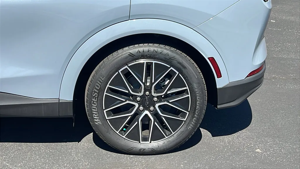 Ford Mustang Mach-E photo 7
