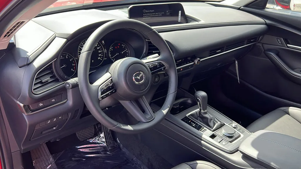 Mazda CX-30 photo 11