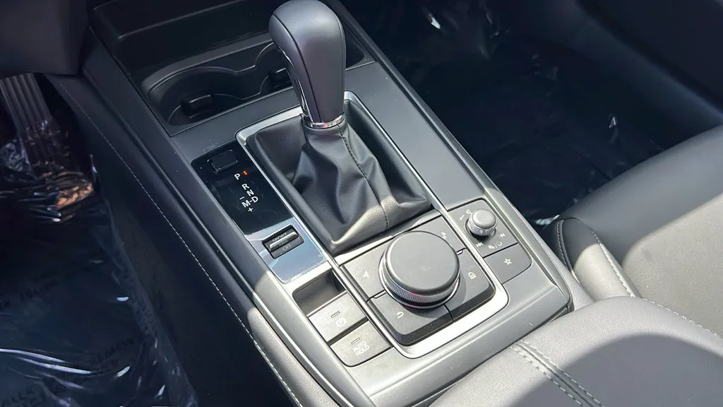 Mazda CX-30 photo 16