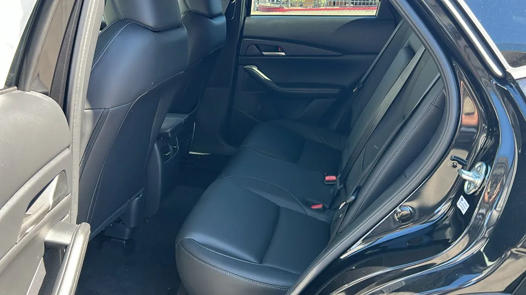 Mazda CX-30 photo 10
