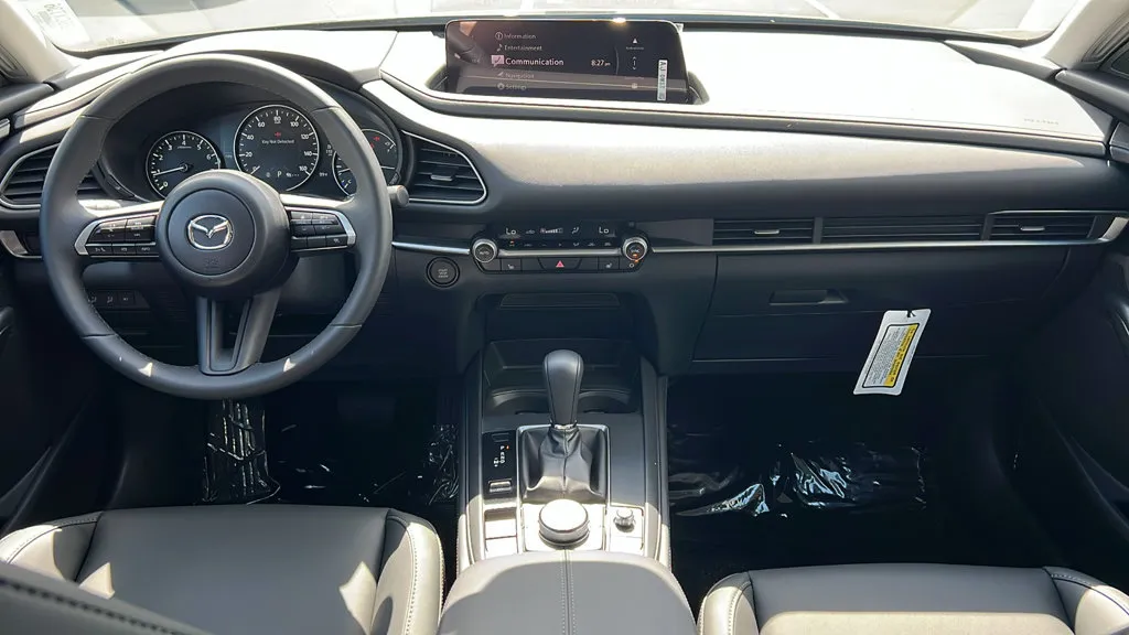 Mazda CX-30 photo 9