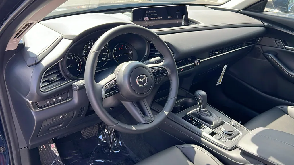 Mazda CX-30 photo 13