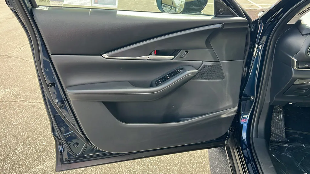 Mazda CX-30 photo 14
