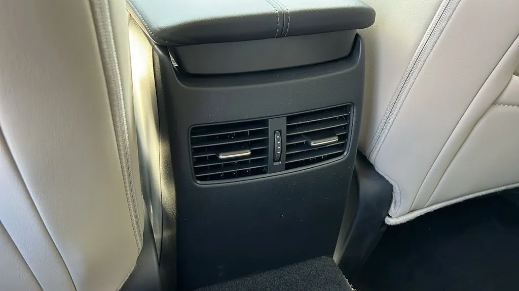 Mazda CX-30 photo 11