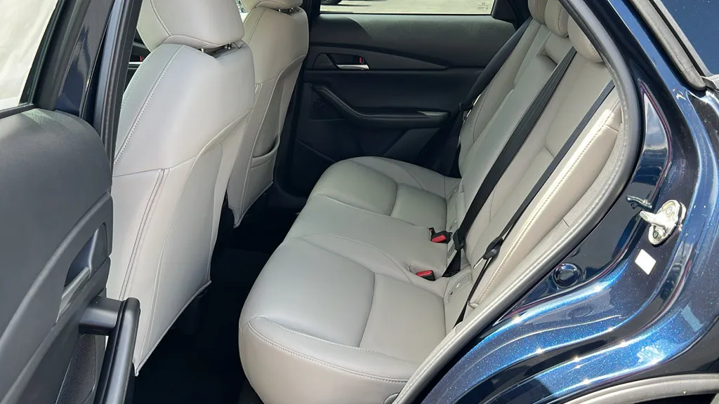 Mazda CX-30 photo 12