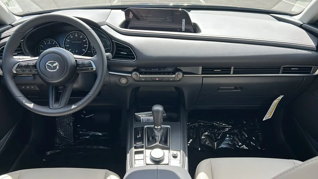 Mazda CX-30 photo 9