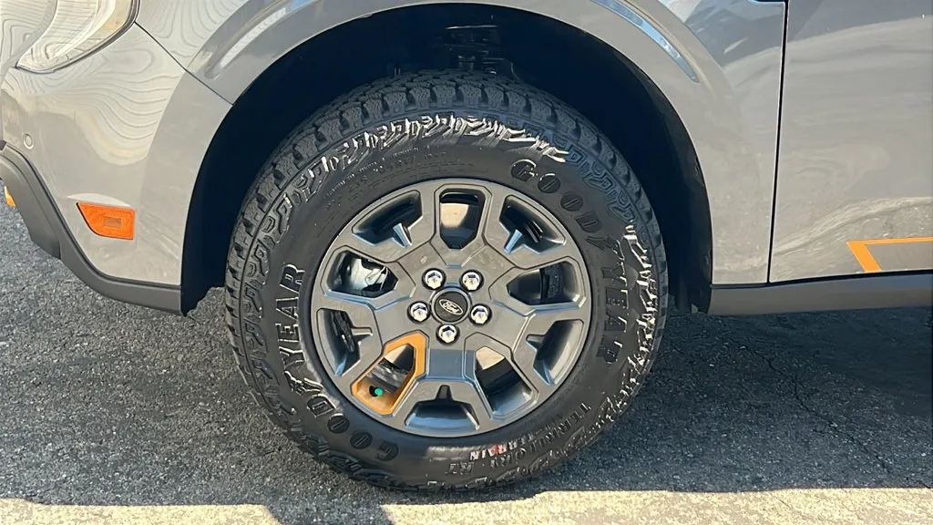 Ford Maverick photo 8