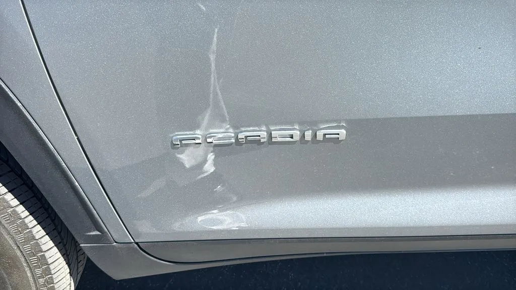 GMC Acadia photo 7
