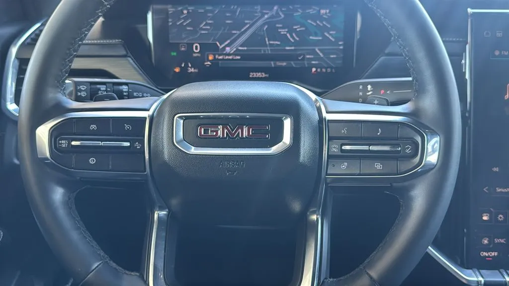GMC Acadia photo 11