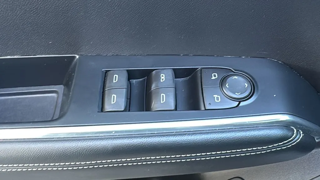 GMC Acadia photo 20
