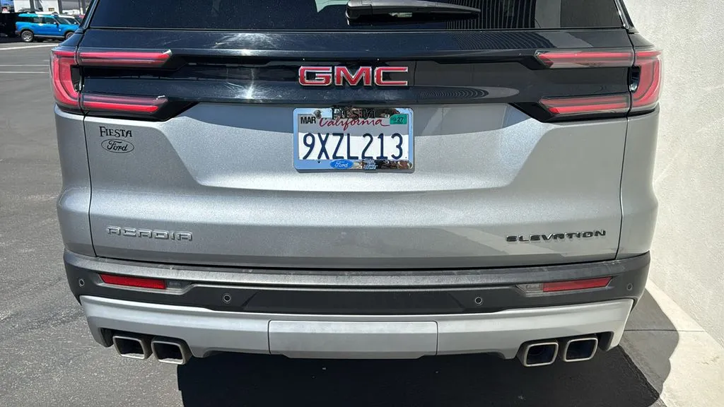 GMC Acadia photo 8