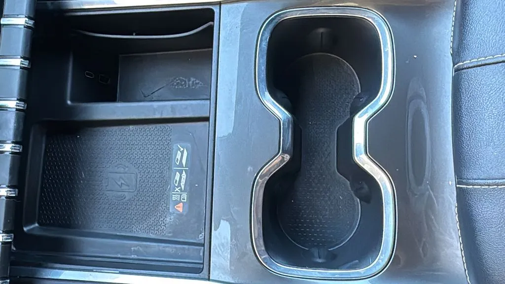 GMC Acadia photo 16