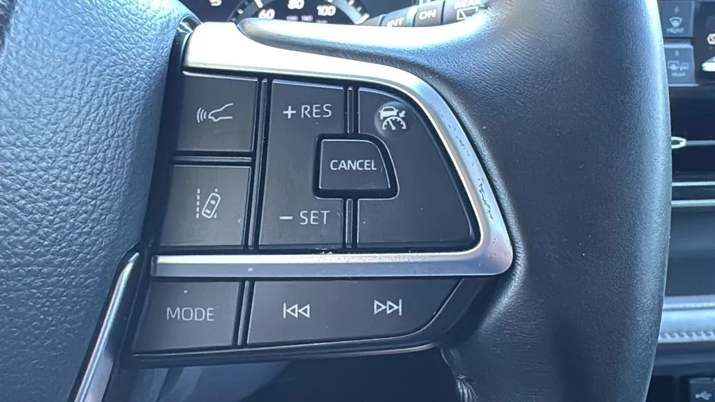 Toyota Highlander photo 13
