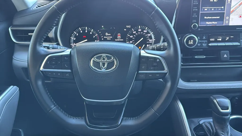 Toyota Highlander photo 10