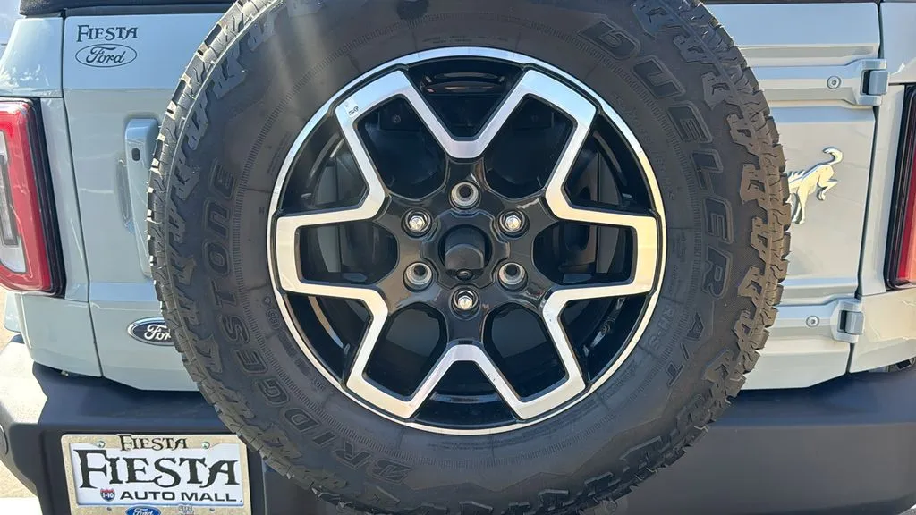 Ford Bronco photo 8