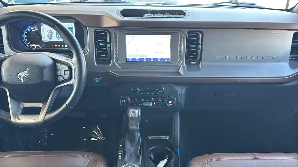Ford Bronco photo 10