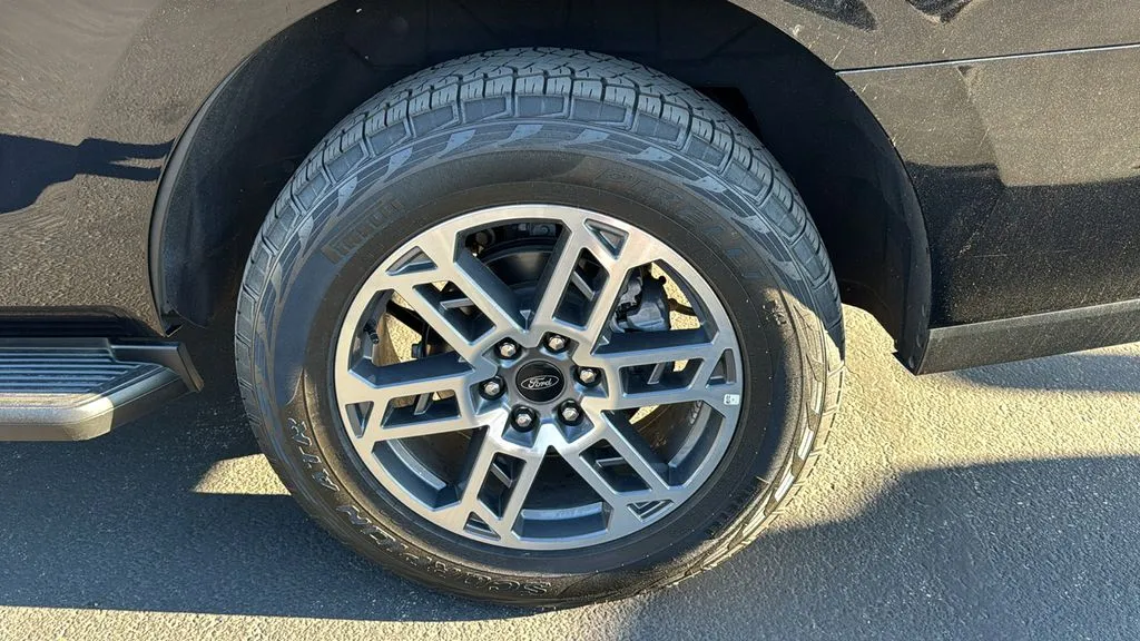 Ford Expedition photo 8