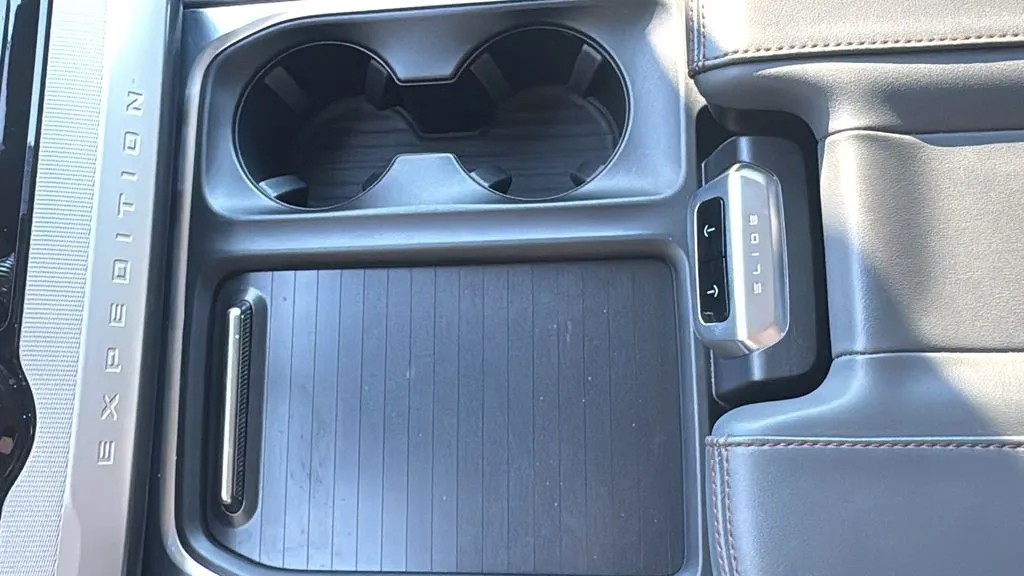 Ford Expedition photo 15