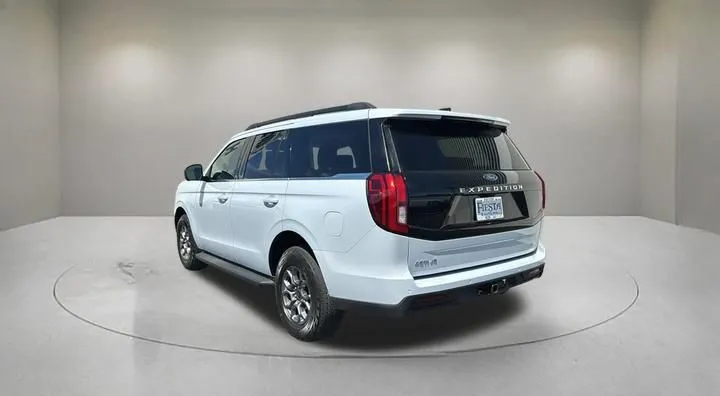 Ford Expedition photo 4