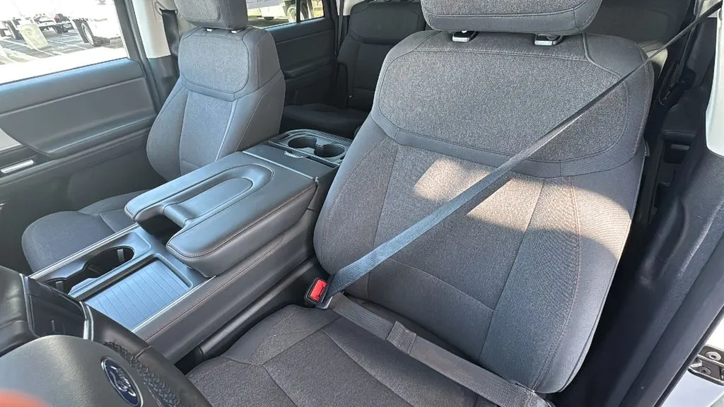 Ford Expedition photo 22