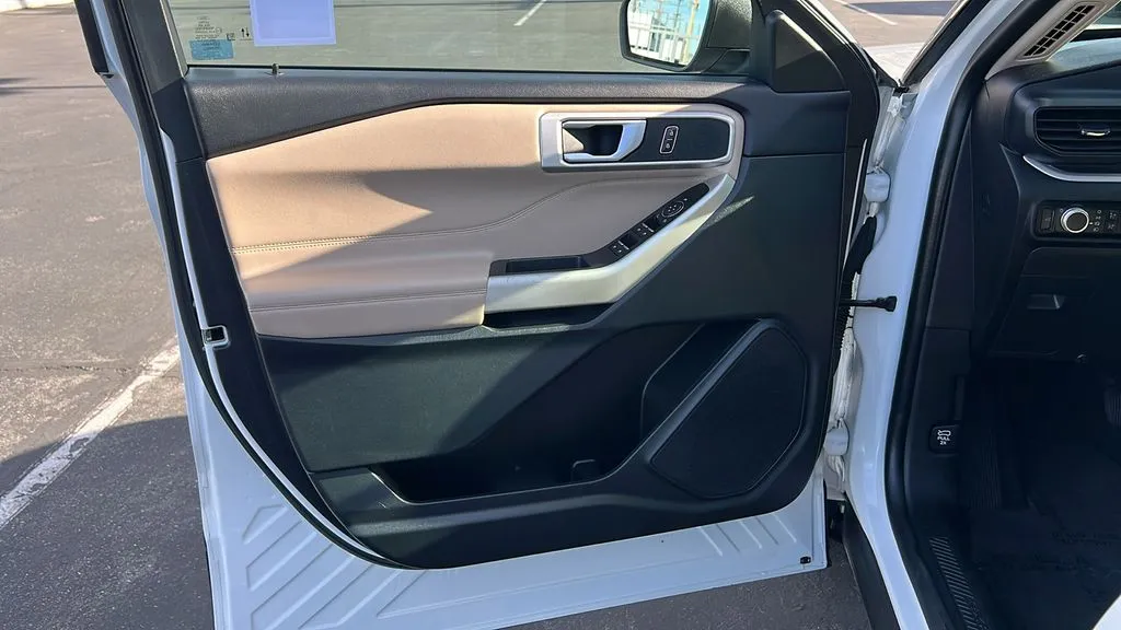 Ford Explorer photo 13