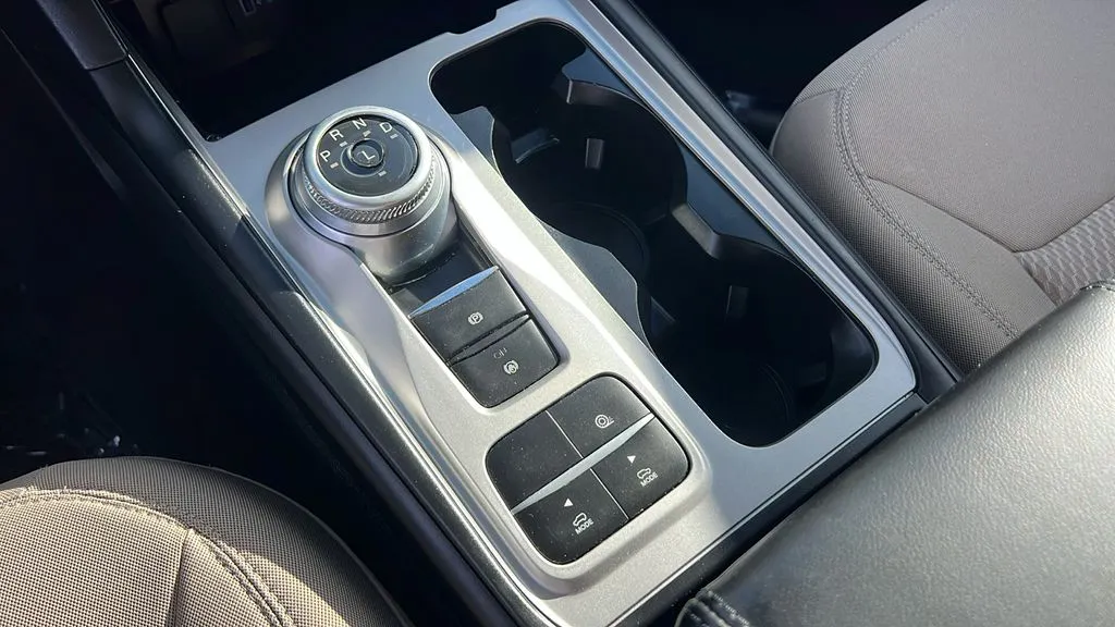 Ford Explorer photo 17