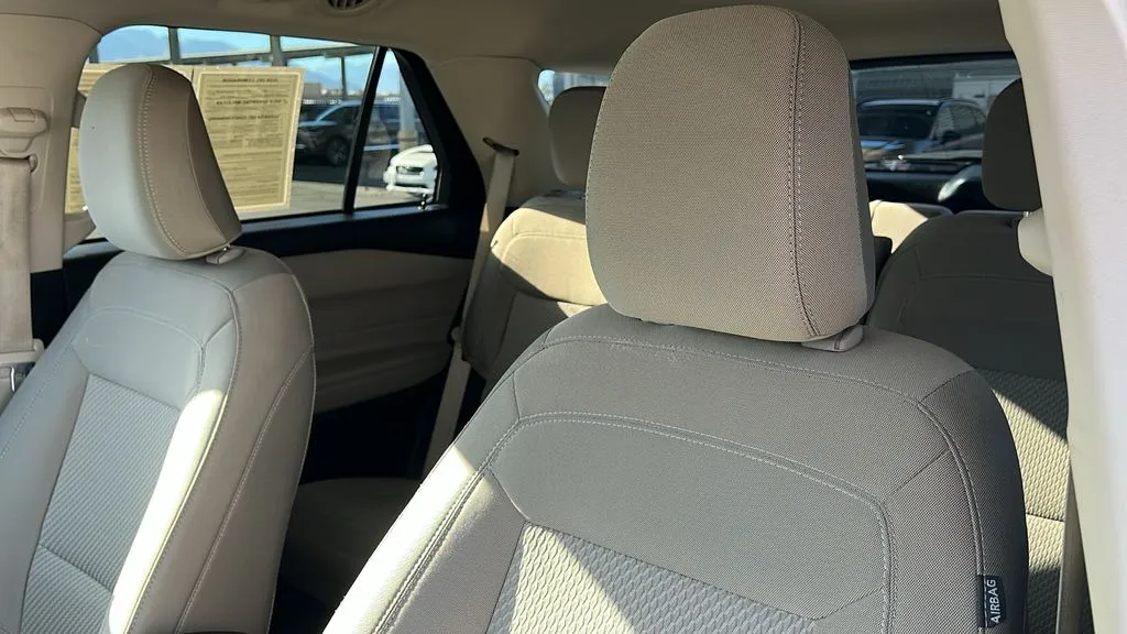 Ford Explorer photo 15