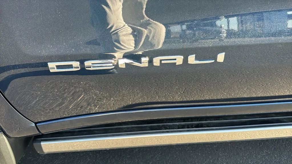 GMC Sierra photo 8