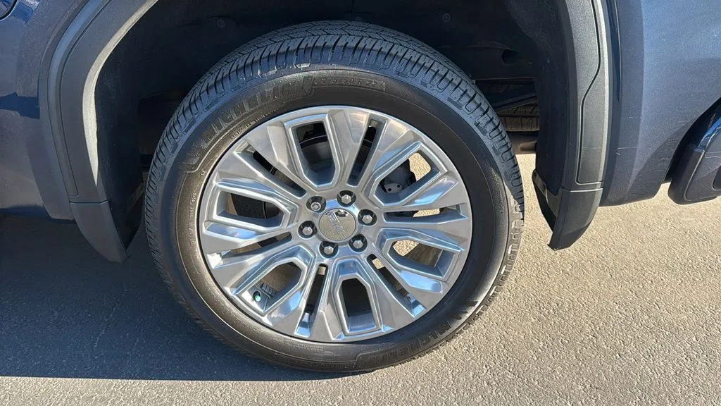 GMC Sierra photo 10