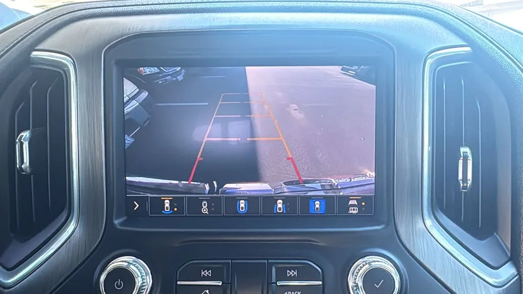 GMC Sierra photo 18
