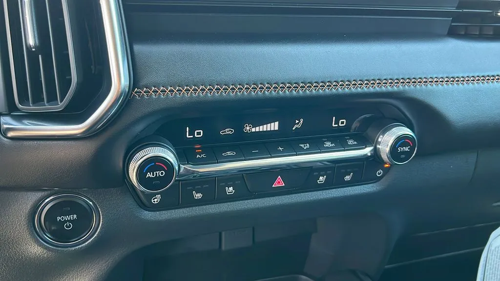 Mazda CX-50 photo 17