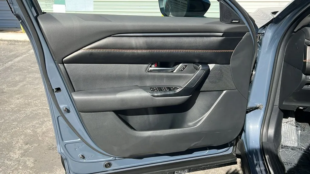 Mazda CX-50 photo 11
