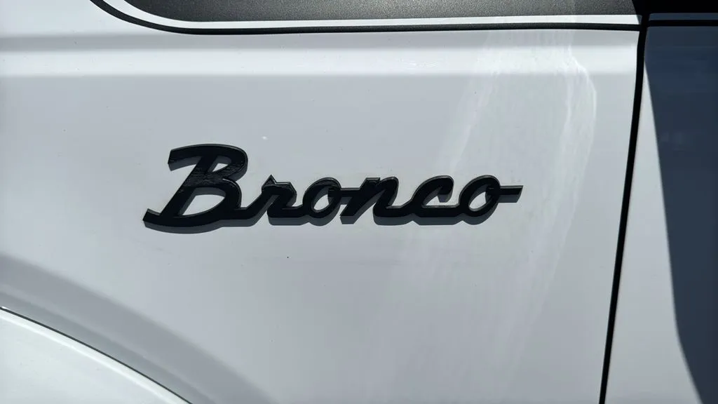 Ford Bronco photo 7