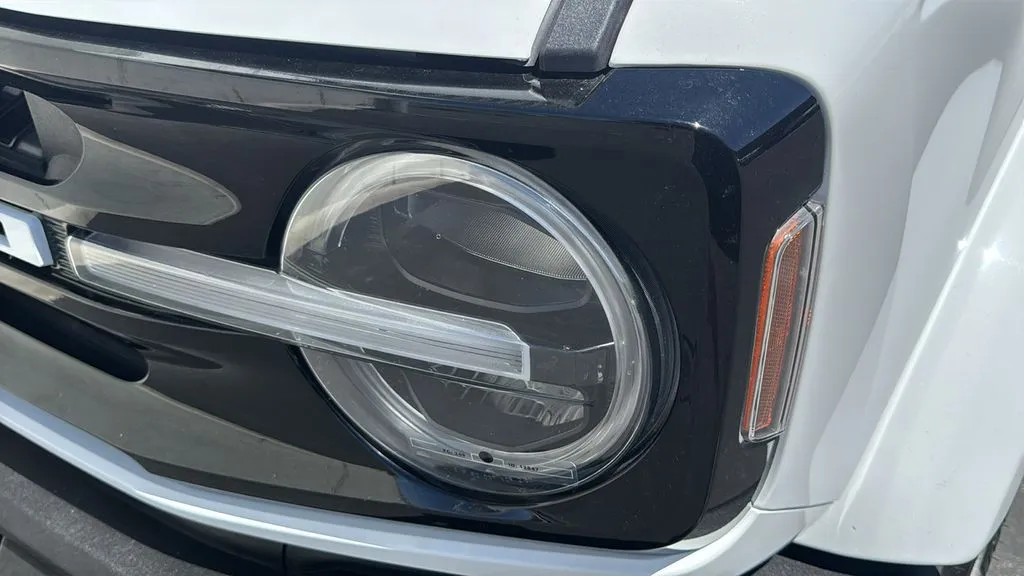 Ford Bronco photo 6