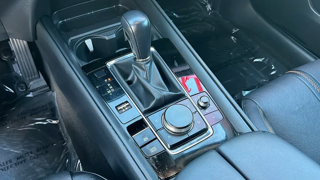 Mazda CX-50 photo 17