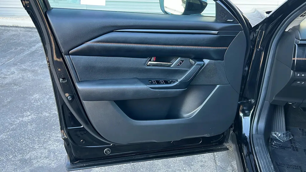 Mazda CX-50 photo 13
