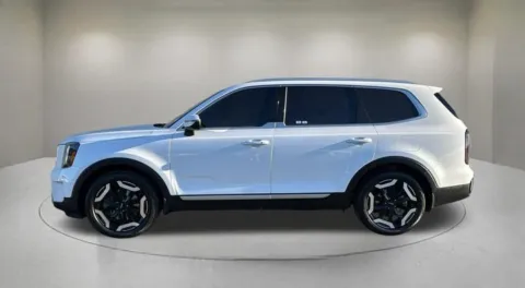 More photos of 2024 Kia Telluride EX at Fiesta Ford, Inc., CA