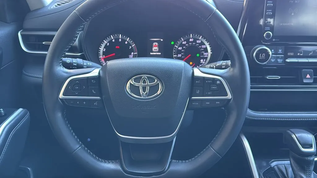 Toyota Highlander photo 10