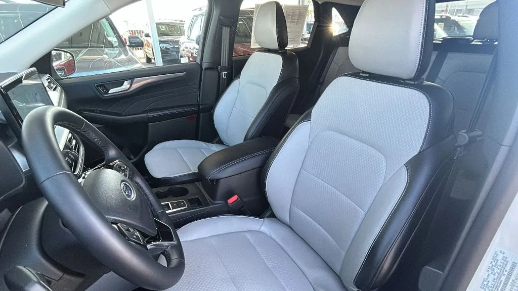 Ford Escape photo 12
